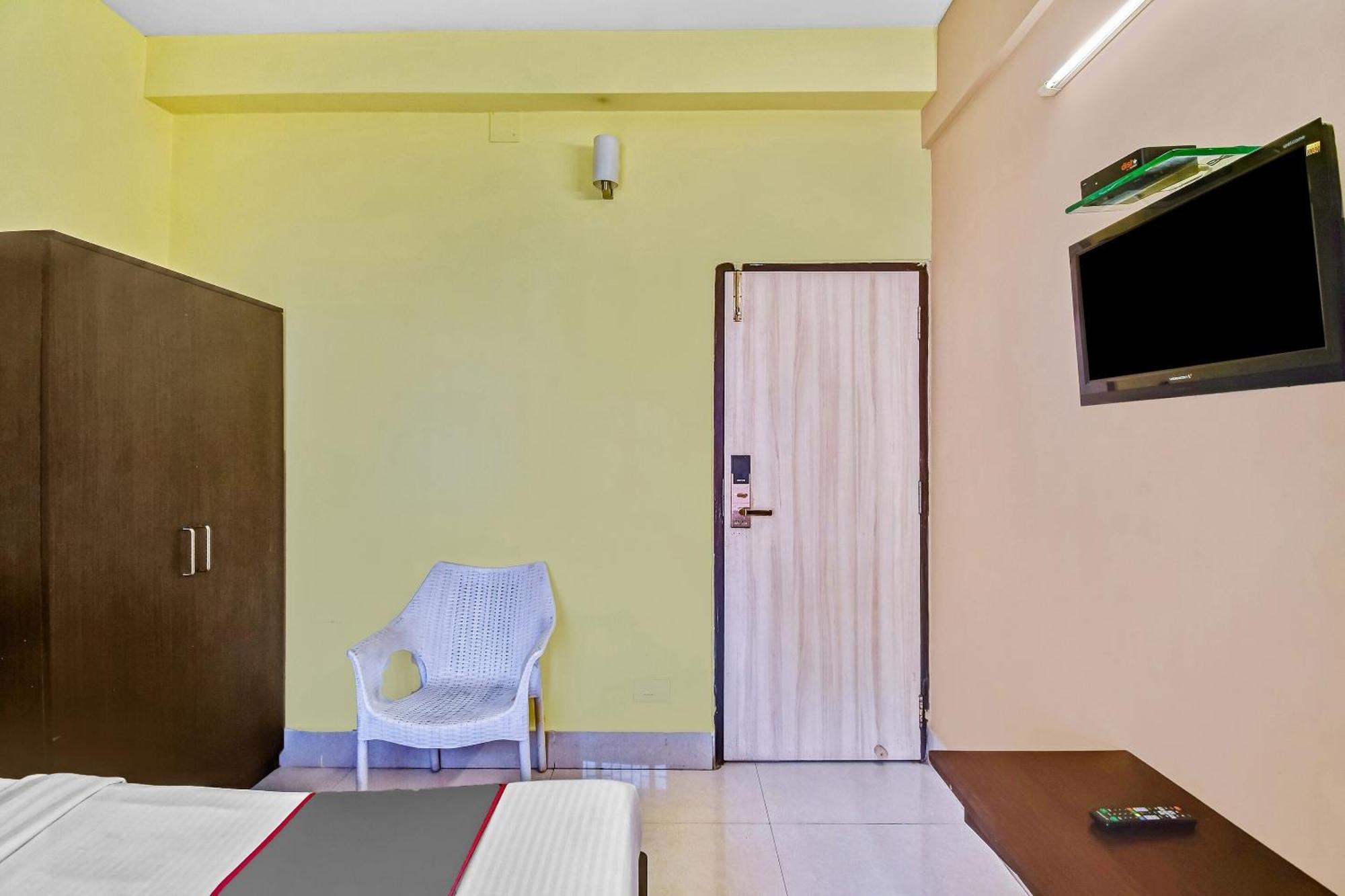 Capital O Kabita Guest House Near Acropolis Mall Kolkata Eksteriør bilde