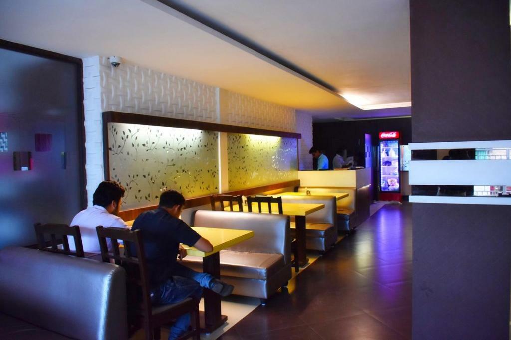 Capital O Kabita Guest House Near Acropolis Mall Kolkata Eksteriør bilde