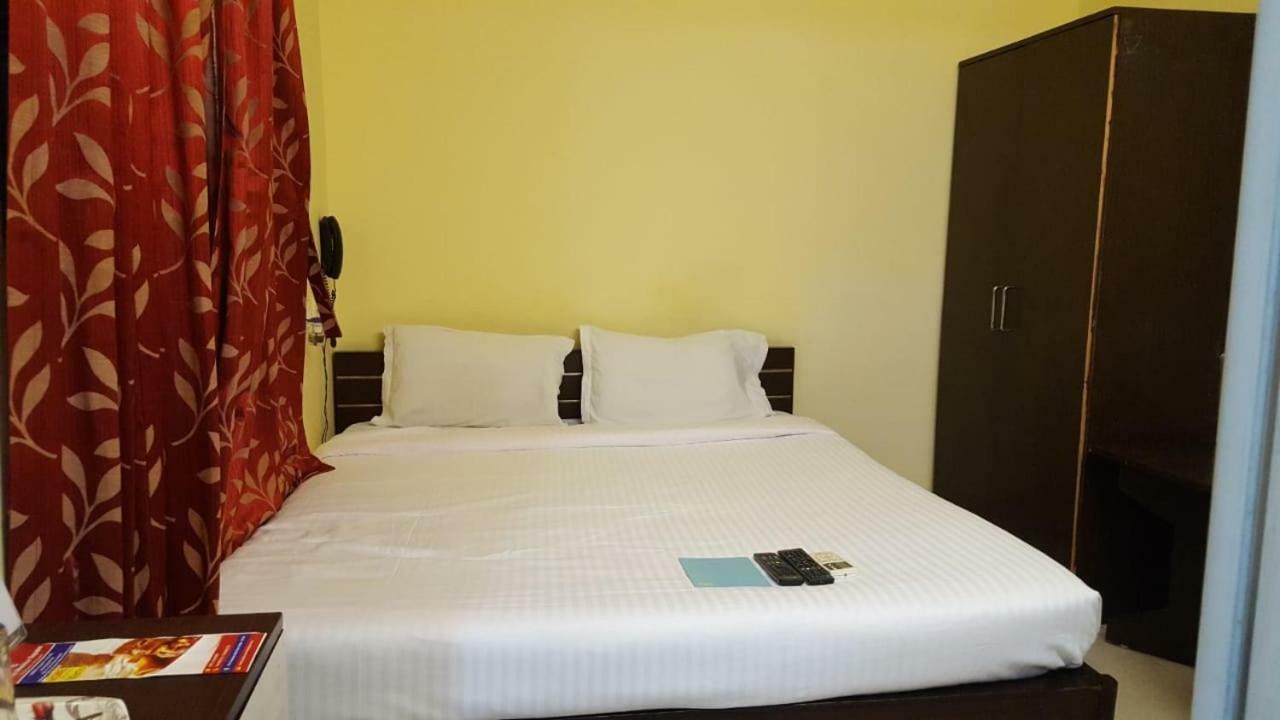 Capital O Kabita Guest House Near Acropolis Mall Kolkata Eksteriør bilde